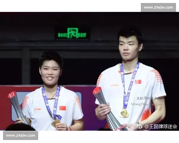 奥运冠军王懿律父亲节官宣喜得千金!黄东萍 “干妈” 上线送祝福 奥运冠军王懿律父亲节官宣喜得千金!黄东萍 “干妈” 上线送祝福