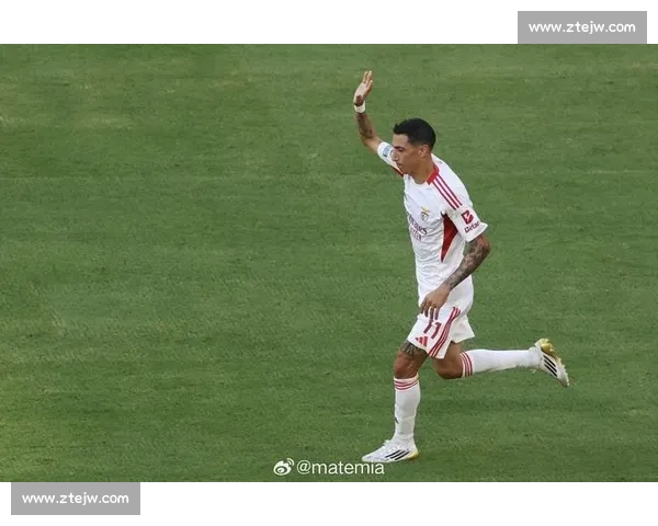 点球争议 + 替补席染红！博卡 2-0 领先遭逆转，球员怒斥裁判