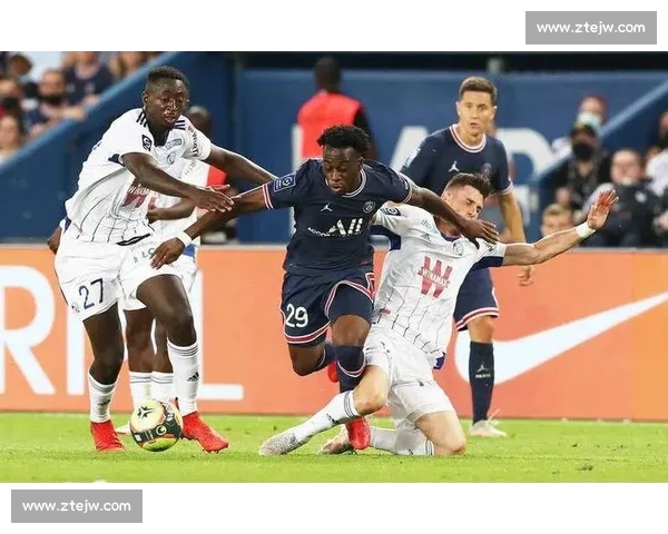 历史交锋！法甲赛程，重温那些经典的瞬间