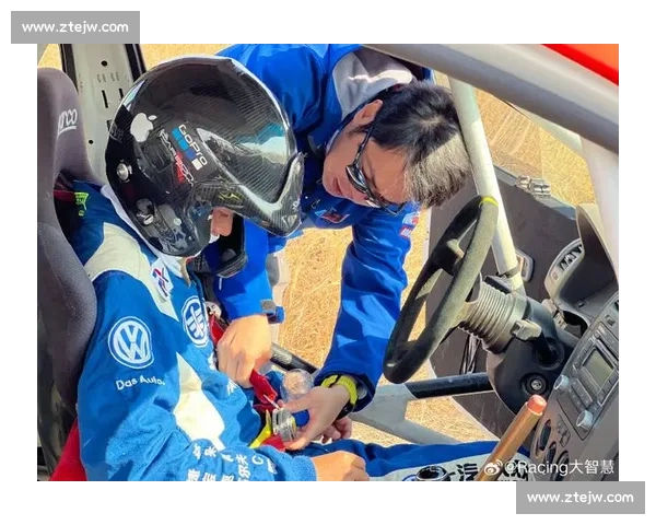 太拼了！赛车手训练营学员不眠不休，只为弯道超越的梦想！